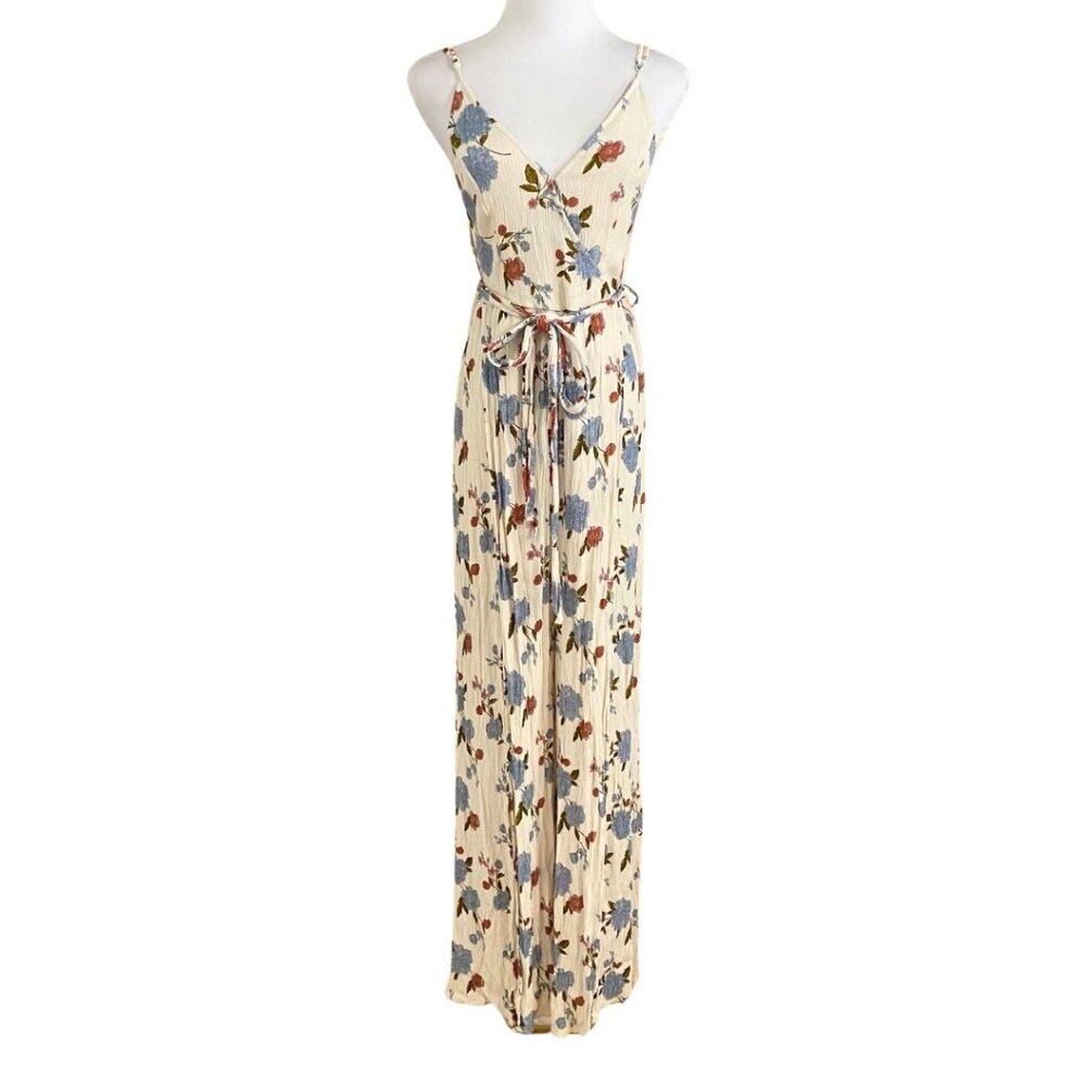 AMERICAN EAGLE AEO WHITE BLUE FLORAL SURPLICE BELTED WIDE FULL SLIT LEG JUMPSUIT